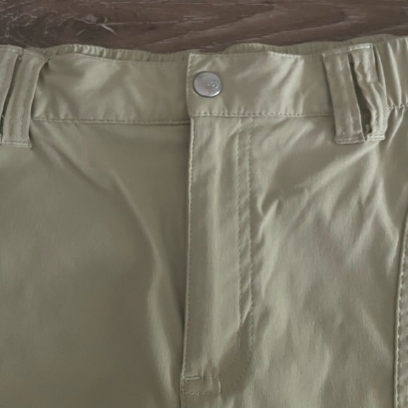 Shorts - Picture 3 of 5